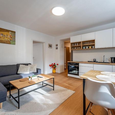 3 Room Private Flat Kosice City Center Fresh And New! ภายนอก รูปภาพ